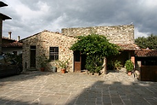 IMG_6142 Castello Di Querceto Courtyard