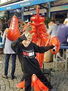 20180922_153802 Thomas Clowns Around At Viktualienmarkt