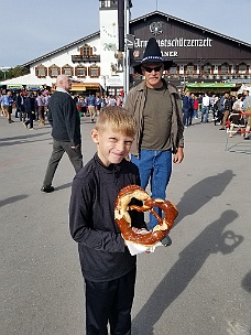 20180922_100340 A Big Pretzel For Thomas