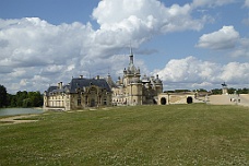 P1020320-NODATE Château de Chantilly