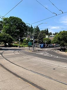 IMG_7511 On Trolley Headed Towards Park And Zoo